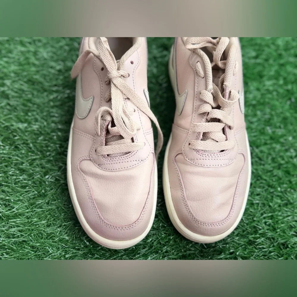 Nike Women's Ebernon Low Sneakers Size‎ 7 US